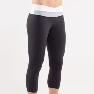 Lululemon Astro Crop 6 leggings